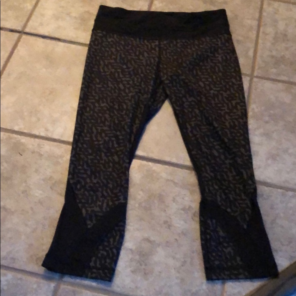 Lulu black work out pants